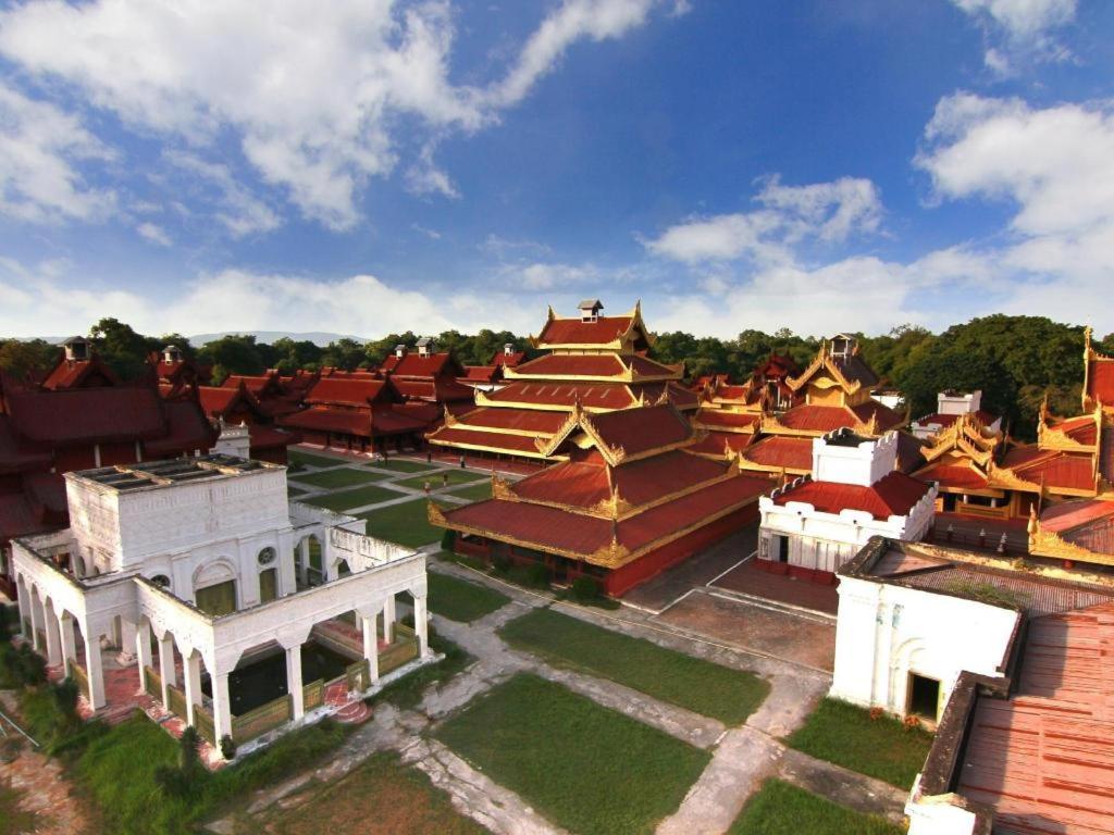 Emerald Land Hotel Mandalay Esterno foto