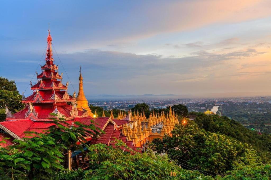 Emerald Land Hotel Mandalay Esterno foto